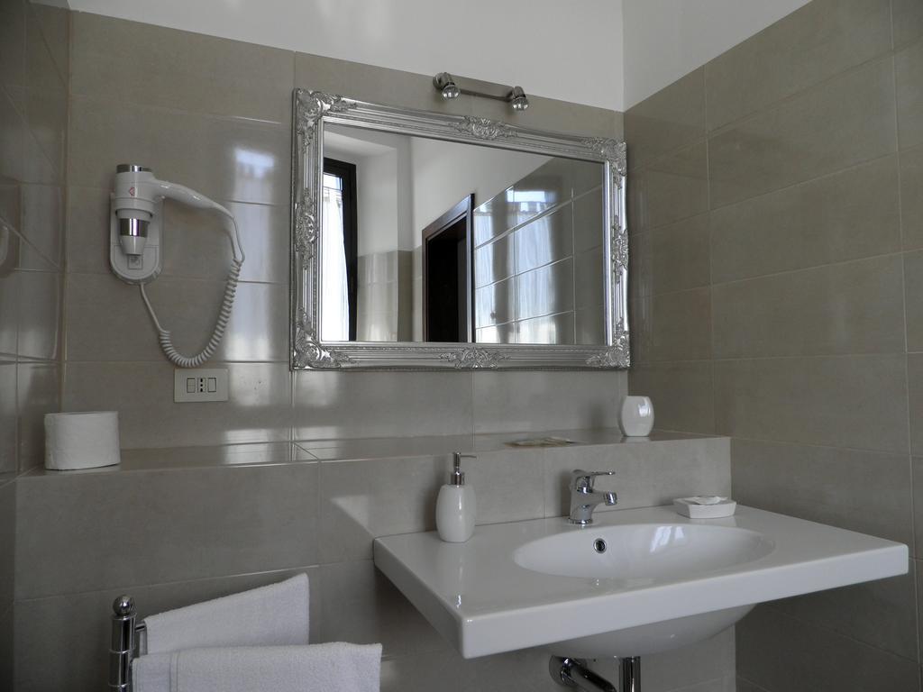 Hotel Piazza Degli Angeli Asís Habitación foto