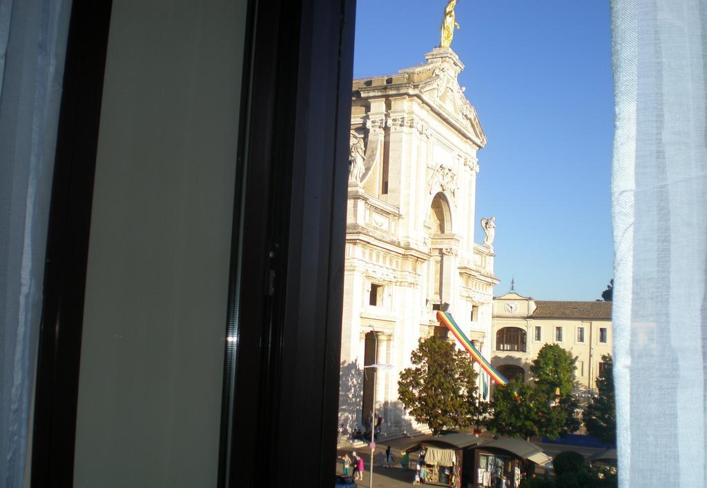 Hotel Piazza Degli Angeli Asís Habitación foto