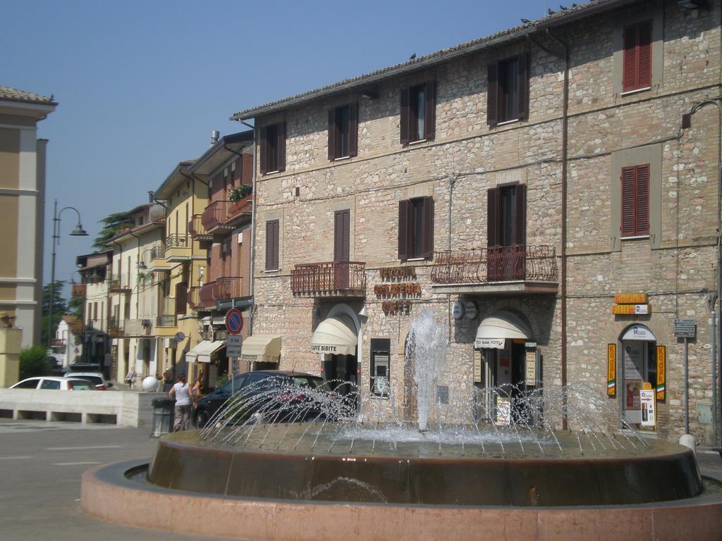 Hotel Piazza Degli Angeli Asís Exterior foto