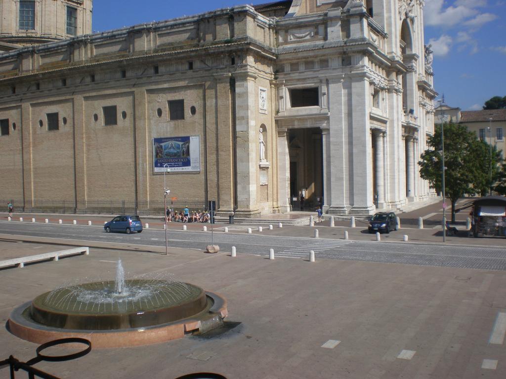 Hotel Piazza Degli Angeli Asís Exterior foto