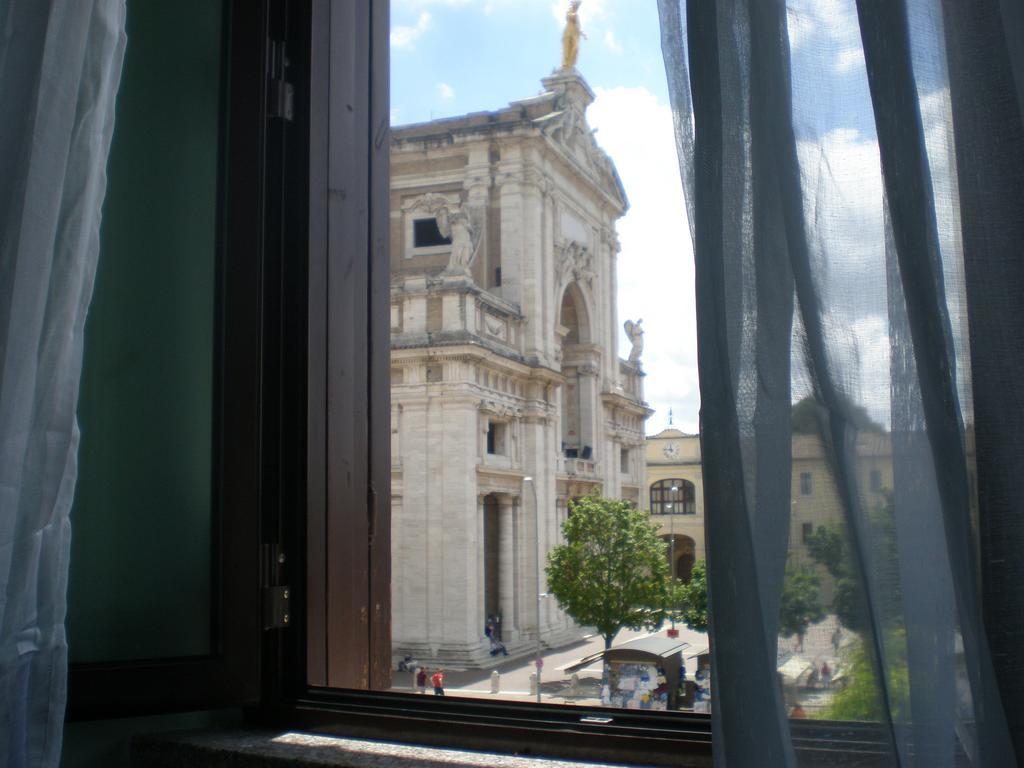 Hotel Piazza Degli Angeli Asís Habitación foto