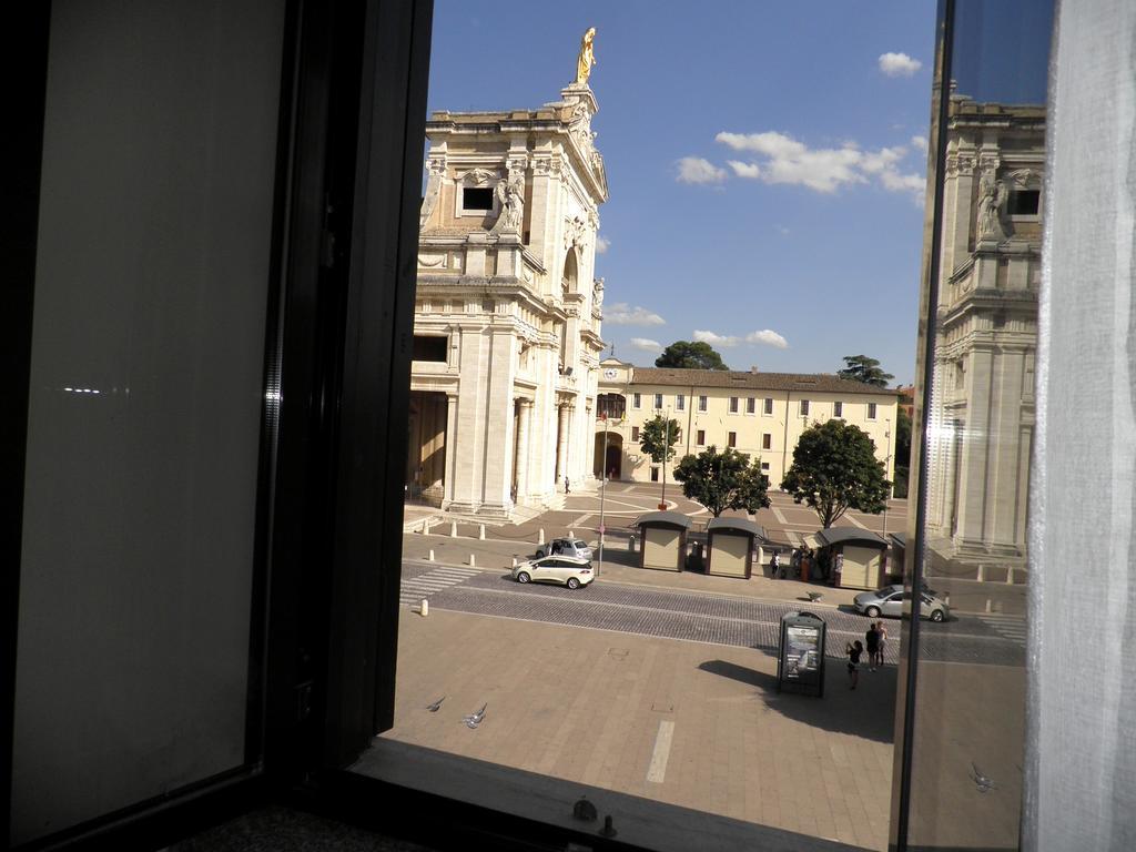 Hotel Piazza Degli Angeli Asís Exterior foto