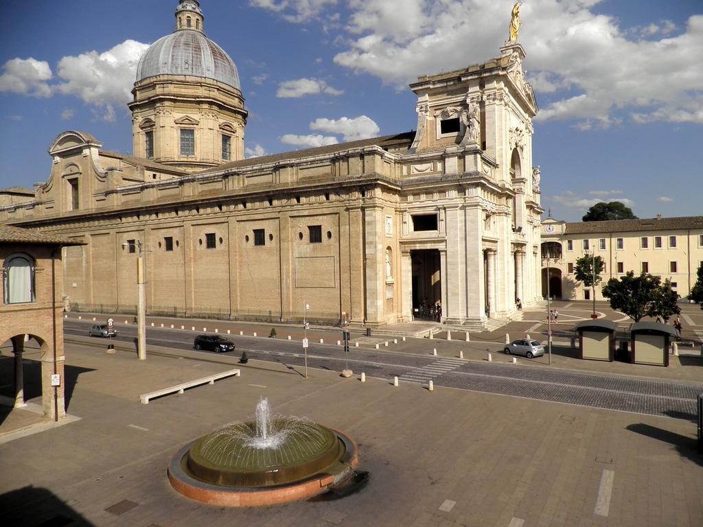 Hotel Piazza Degli Angeli Asís Exterior foto